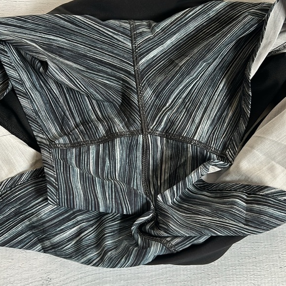 Lululemon Run Times Short (4-way stretch 4”) sz 12‎ - Picture 7 of 9